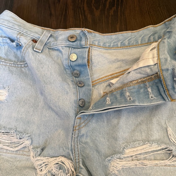 Levi's 501 Blue Jean Shorts Distressed Frayed Hem - Picture 4 of 6